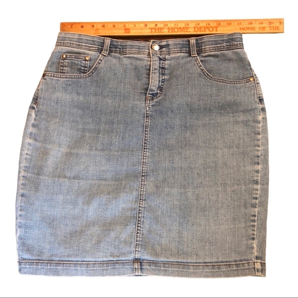 (Sold) VINTAGE CHARTER CLUB denim skirt - Picture 3 of 7